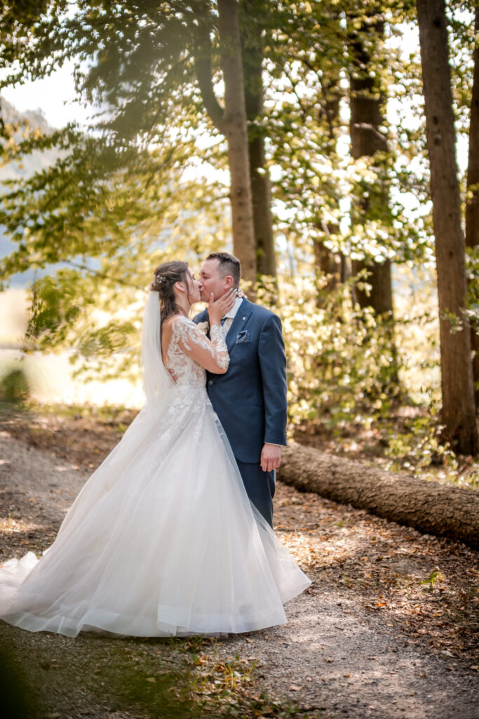 Brautpaar bei kirchlicher Hochzeit in Zusmarshausen